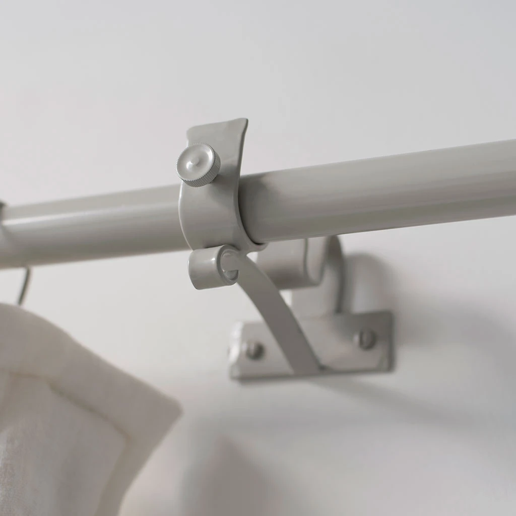 25/12mm Double Pole Centre Bracket In Clay 4 25/12mm Double Pole Centre Bracket In Clay - Image 2