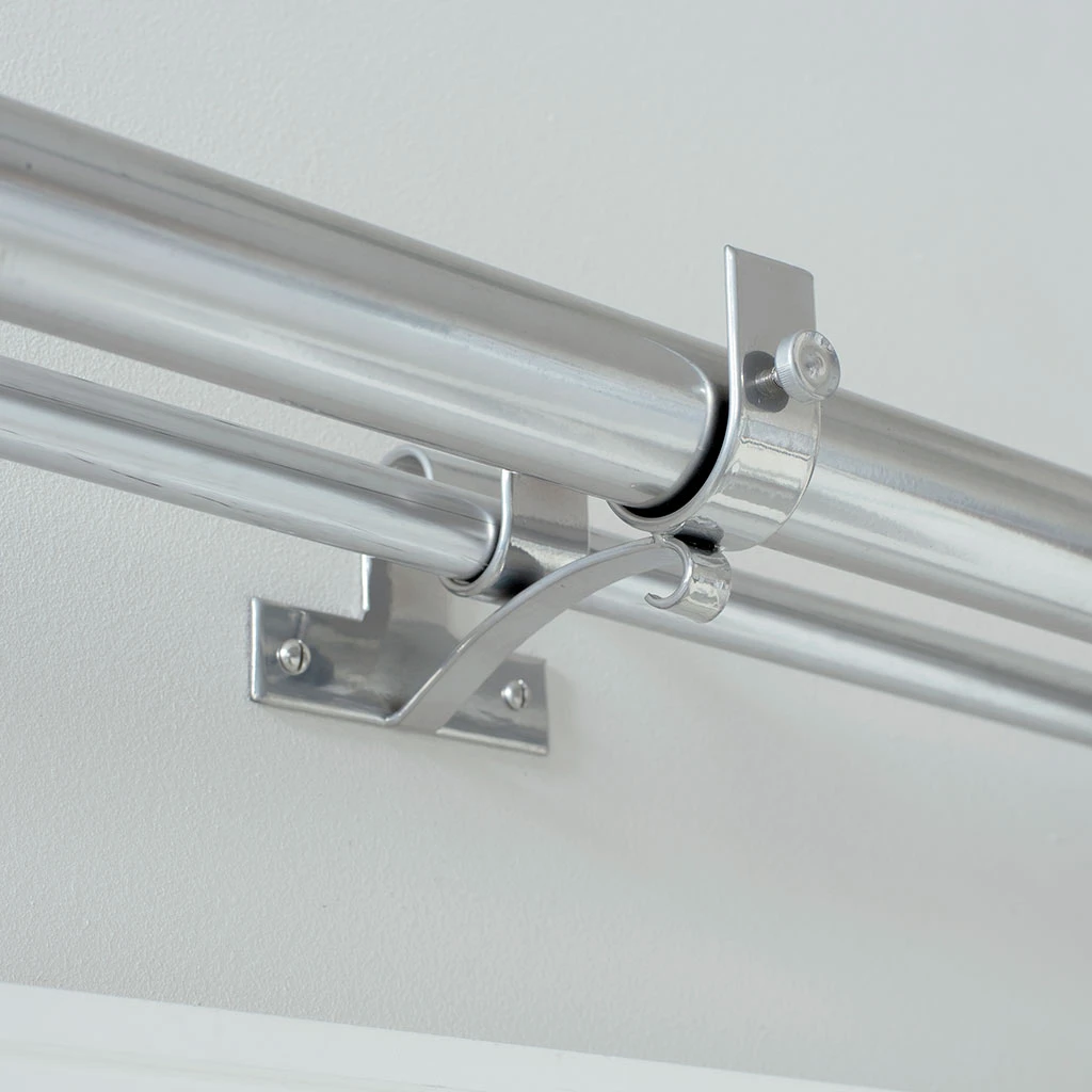 38/20mm Double Pole Centre Bracket In Mercury 4 38/20mm Double Pole Centre Bracket In Mercury - Image 2